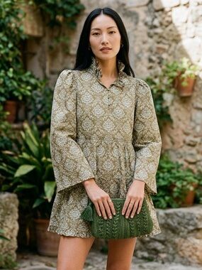 NWT Medium Tuckernuck Hyacinth House Bell Sleeve Tiered Mini Dress in Olive